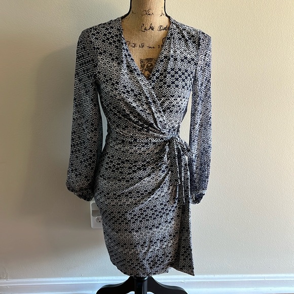 Diane Von Furstenberg Sigourney Wrap Dress Navy Floral - Picture 3 of 12